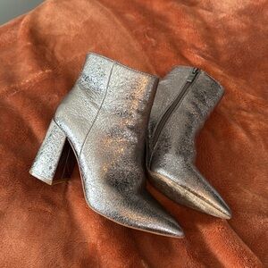 Silver-heeled booties